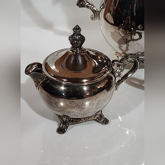 Vintage silver-plated tea set made by the International Silver Company - Picture 15 of 17